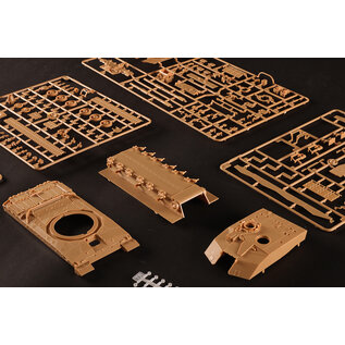 HobbyBoss Challenger II British MBT - 1:48