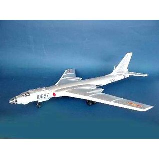 Trumpeter Tupolev Tu-16K-26 Badger G / Chinese Xian H-6 - 1:72