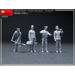 MiniArt German Railroad Staff 1930 - 40s - 1:35