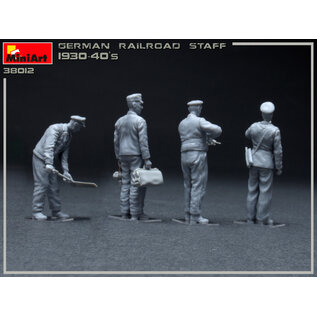 MiniArt German Railroad Staff 1930 - 40s - 1:35