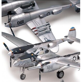 Academy Lockheed P-38 Lightning (P-38J, Droopsnoot, P-38L, F-5E) - 1:48