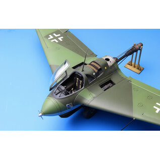 MENG Messerschmitt Me-163B "Komet" Rocket-Powered Interceptor - 1:32