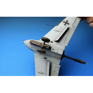 MENG Messerschmitt Me-163B "Komet" Rocket-Powered Interceptor - 1:32