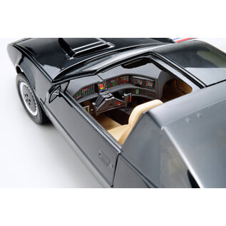 Aoshima Knight Rider K.I.T.T. Season One w/Scanner Voice Unit - 1:24