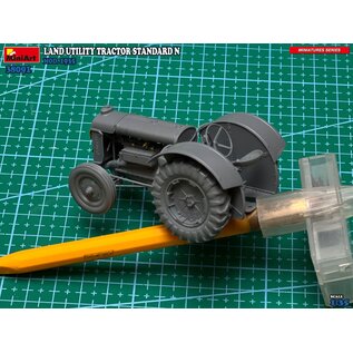 MiniArt Land Utility Tractor Standard N Mod. 1935 - 1:35