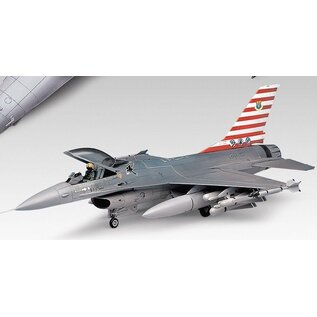 Academy General Dynamics F-16A/C Fighting Falcon - 1:48