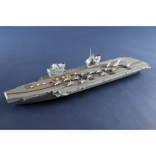 Trumpeter HMS Queen Elizabeth - British Aircraft Carrier - 1:700