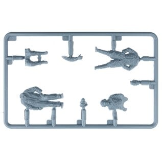 MiniArt Finnish and Soviet Pilots w/Accessories - 1:48