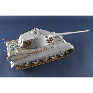 Trumpeter Sd.Kfz.182 Pz.Kpfw.VI Tiger II (Henschel 105mm) - 1:16