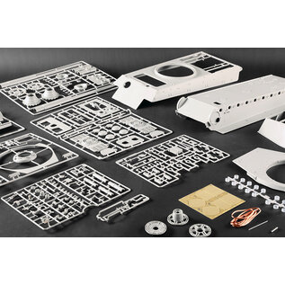 Trumpeter Sd.Kfz.182 Pz.Kpfw.VI Tiger II (Henschel 105mm) - 1:16