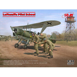 ICM ICM - Luftwaffe Pilot School - Hs 123A (late) with Crew - 1:32