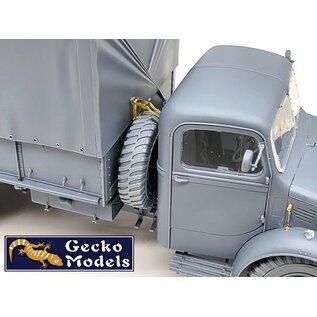 Gecko Models Bedford OYD Truck 3t 4x2 GS (Metal Cargo Body) - 1:35