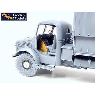 Gecko Models Bedford OYD Truck 3t 4x2 GS (Metal Cargo Body) - 1:35