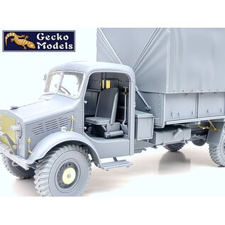 Gecko Models Bedford OYD Truck 3t 4x2 GS (Metal Cargo Body) - 1:35
