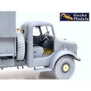 Gecko Models Bedford OYD Truck 3t 4x2 GS (Metal Cargo Body) - 1:35