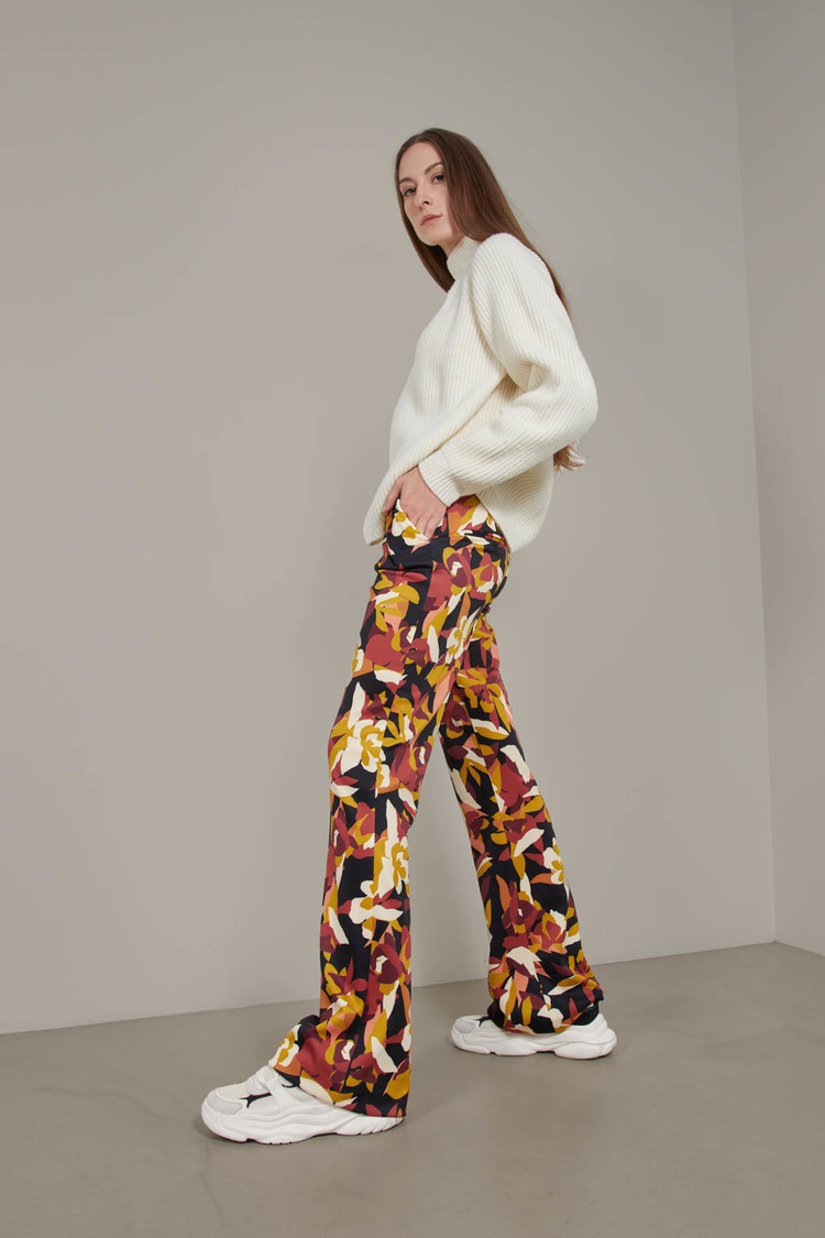Corel Amsterdam Boa flare pants flower red dahlia Corel