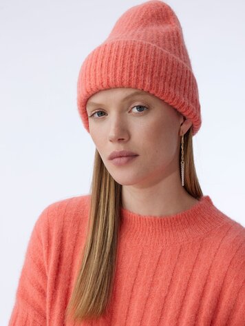 Nora beanie coral