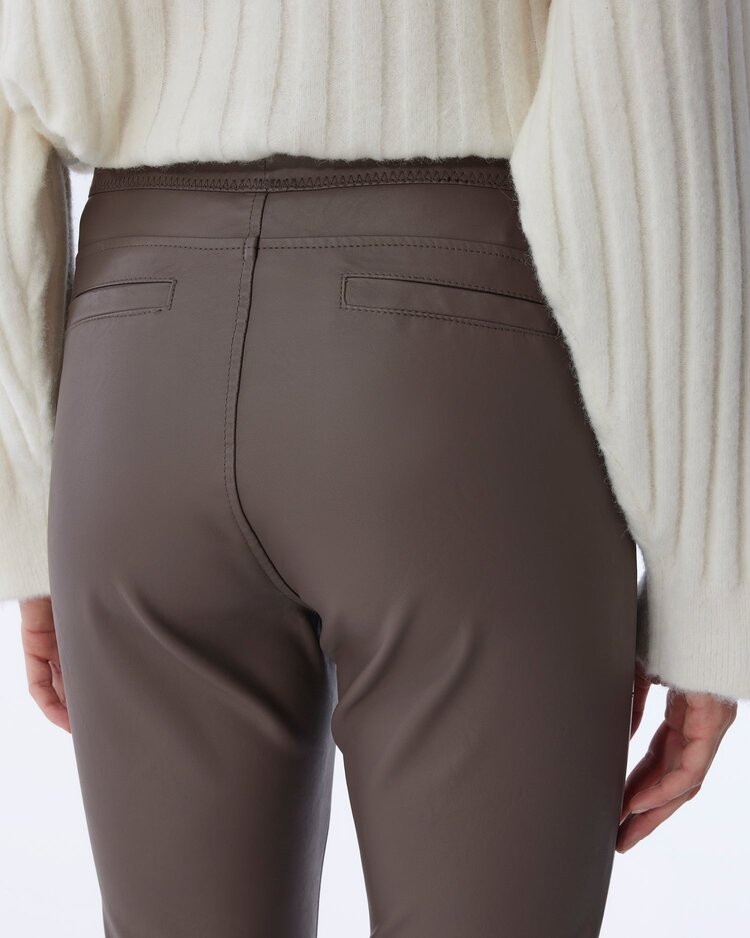 Knit-ted Afke pant truffle Knit-ted