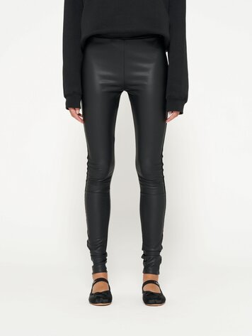 The leatherlook leggings black