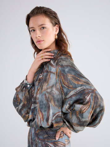 Summum Woman Top dotted leafs cloud