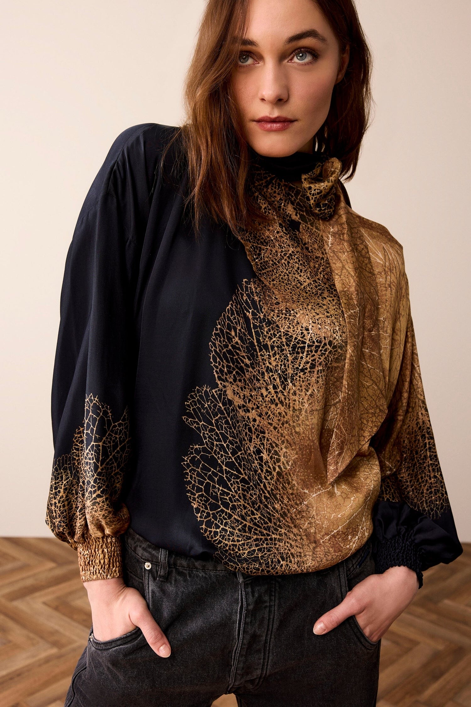 Top met bladprint camel brown Summum Woman Maurits Mulder