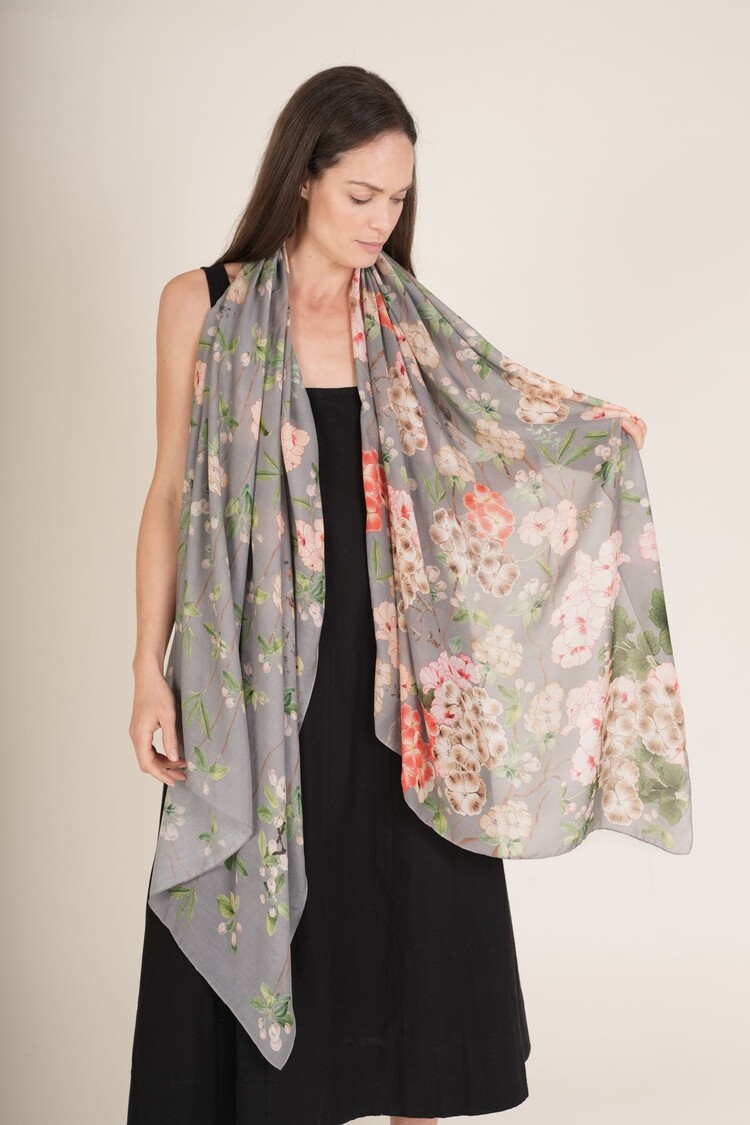 One Hundred Stars Scarf Trailing Blossom Grey One Hundred Stars