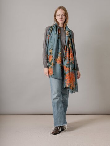 One Hundred Stars Scarf Chrysanthemum Grey