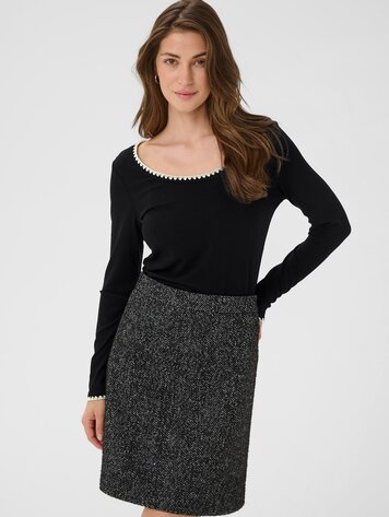 Cream Ribba embroidery T-shirt pitch black