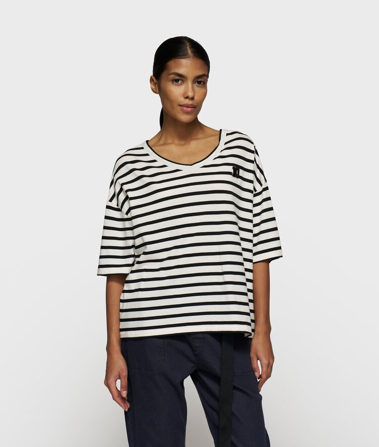 10DAYS Boxy v-neck tee ecru/black 10Days