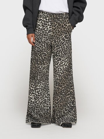 Wide leg jogger leopard soft white melee