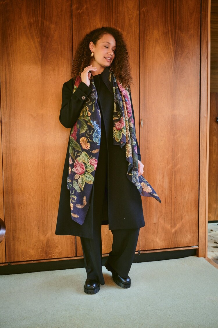 Scarf Primula Black One Hundred Stars