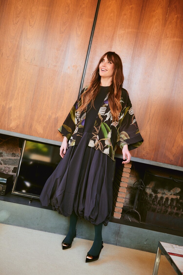 Crepe Kimono Orchid Black One Hundred Stars