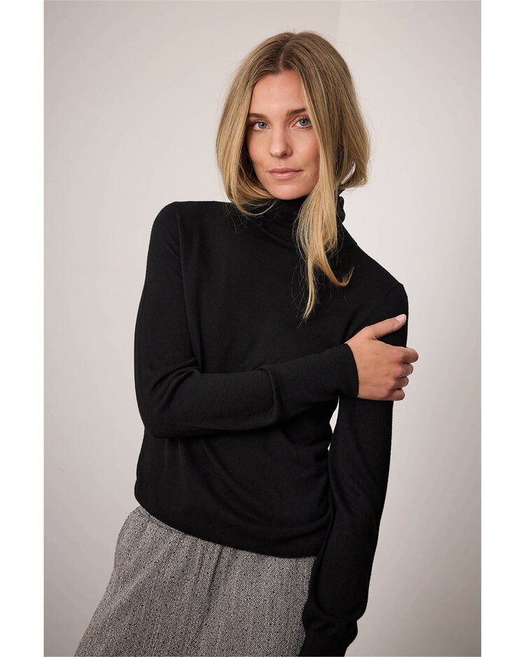 Corel Amsterdam Thamar rollneck pullover black Corel