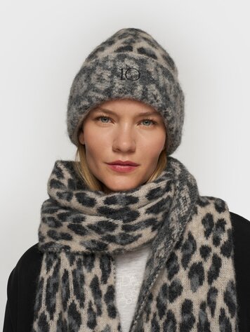 Knit beanie leopard soft white melee