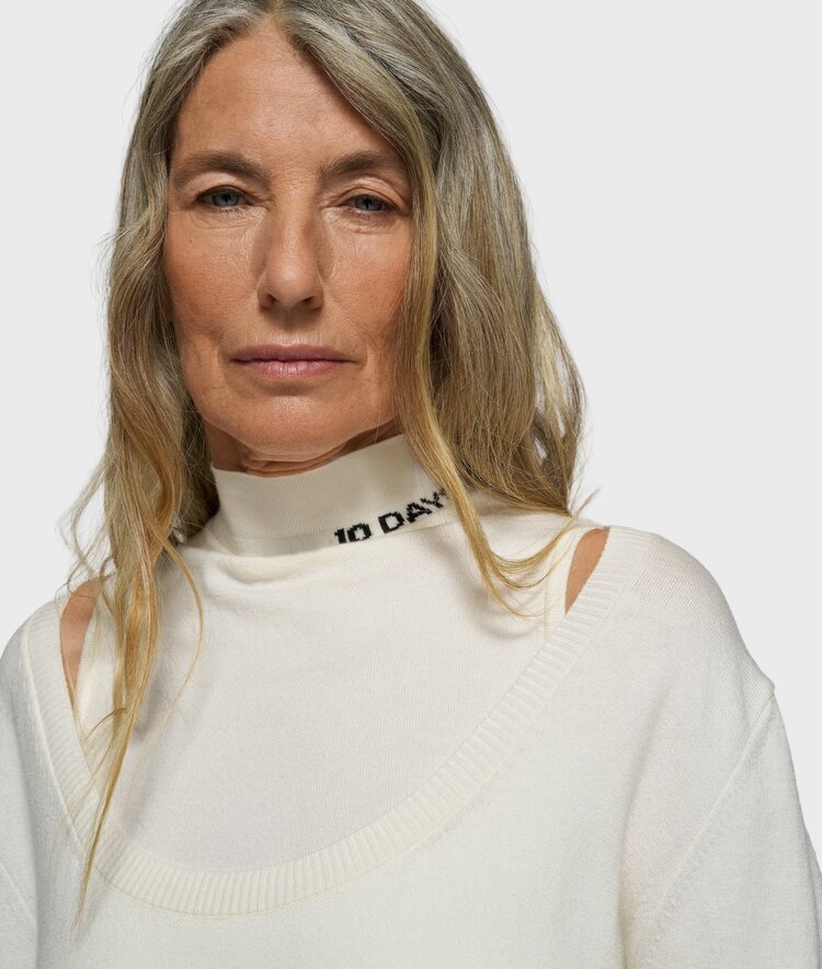 Deep neck knit sweater ecru 10Days