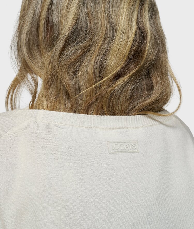 Deep neck knit sweater ecru 10Days