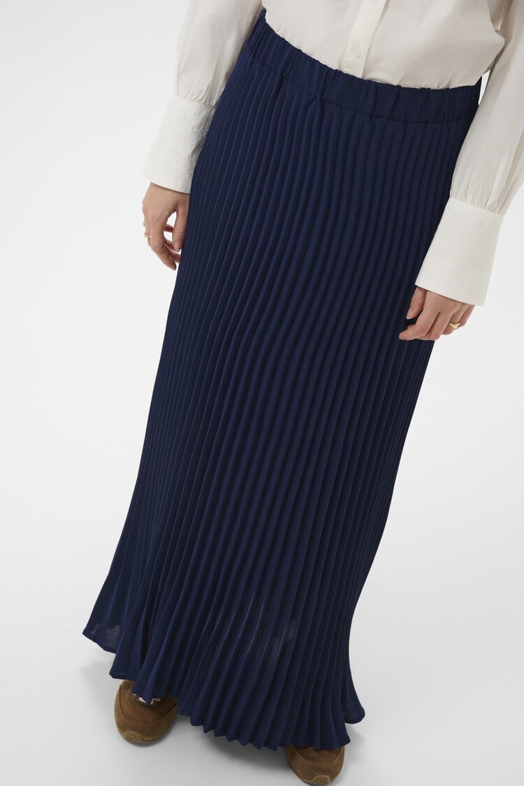 Cream CRCharline plisse skirt navy blazer Cream