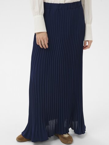 Cream Charline plisse skirt navy blazer