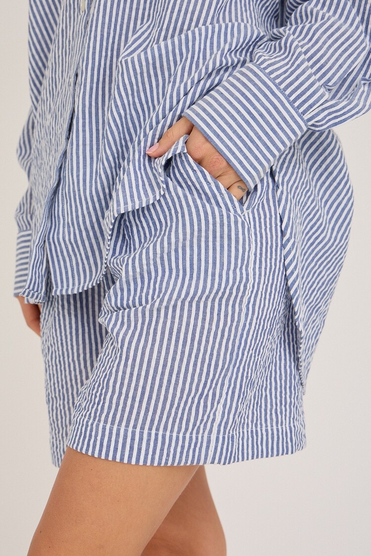 A-View Sonja new shorts navy/white A-View