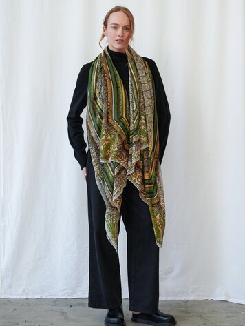 One Hundred Stars Scarf Amulet Green