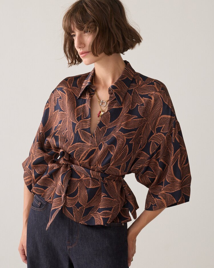 Summum Woman Top abstract flowers midnight blue Summum Woman