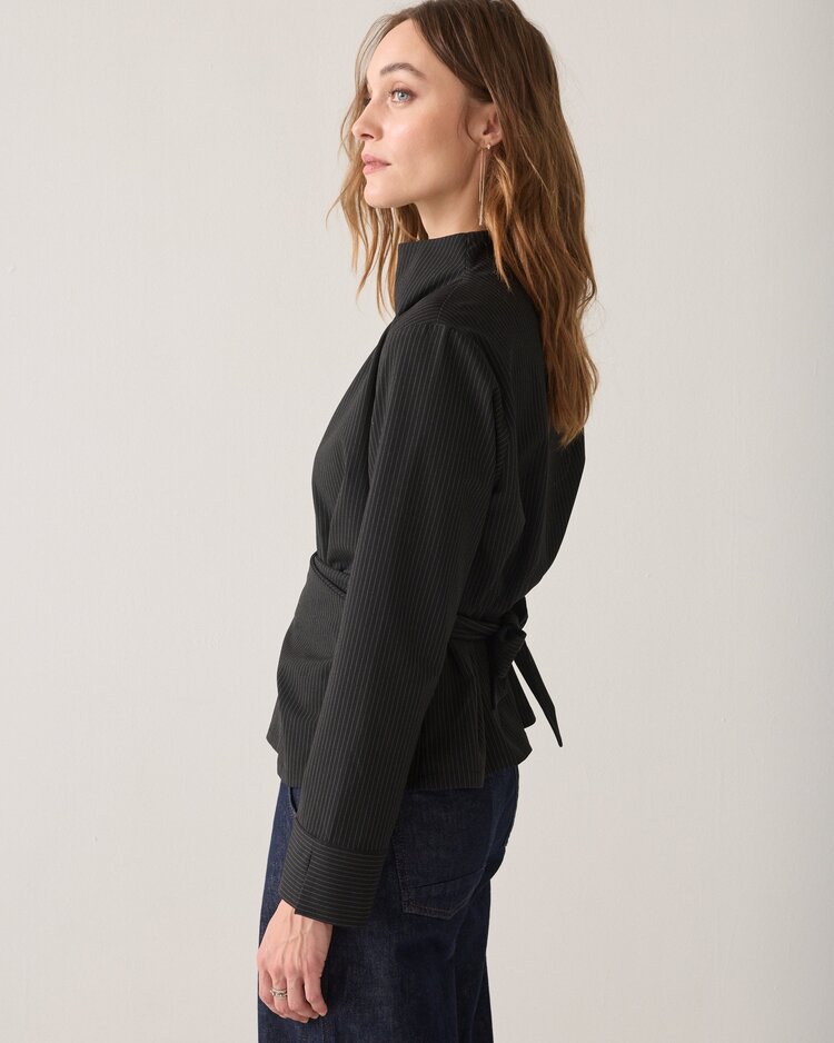 Summum Woman Top pinstripe black Summum Woman