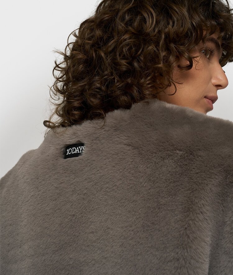 10DAYS Sleeveless fluffy vest portobello 10Days
