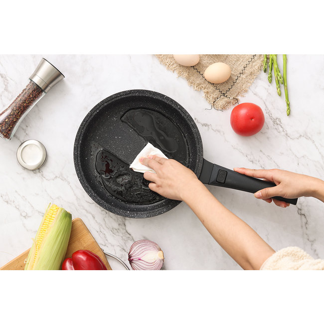 Swiss Pro+ | Luxe 14-delige Pannenset | Inductie – Marmeren interieur – Afneembare handgreep – PFAS-vrij | Sapphire Edition (Zwart)