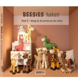 Boek Beesies haken - Deel 2 - Hoog op de poten op de roller