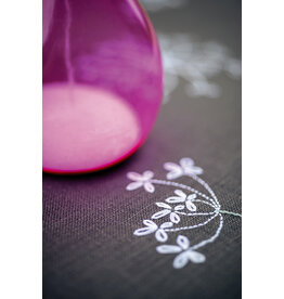 Vervaco Vervaco Borduurpakket Loper Witte bloemen en grassen 38x138cm