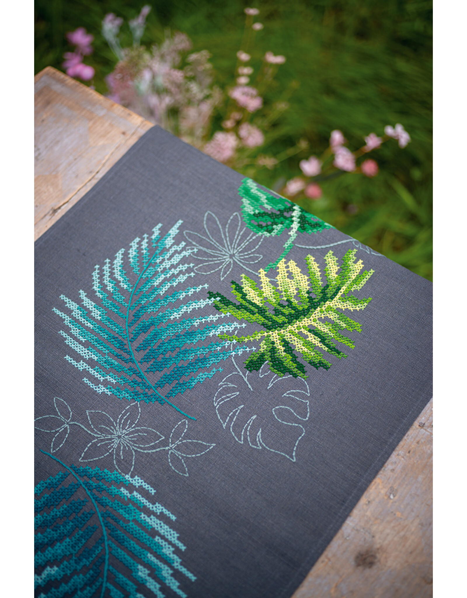 Vervaco Vervaco Borduurpakket loper Botanische bladeren 38x138cm