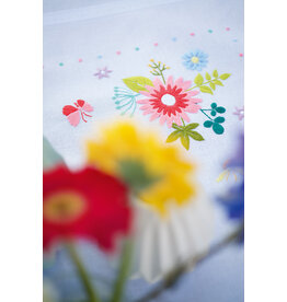 Vervaco Vervaco Borduurpakket tafelkleed Lentebloemen met vlinders 80x80cm