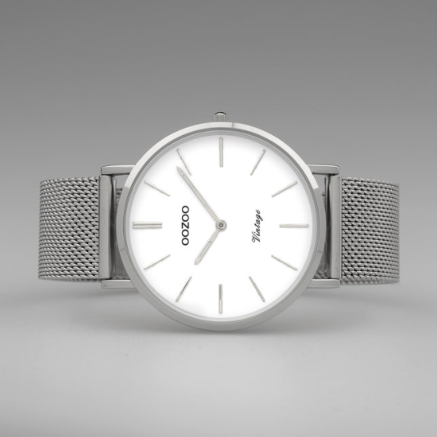 OOZOO OOZOO - Horloge met mesh band zilver met zilver horlogekast C9901