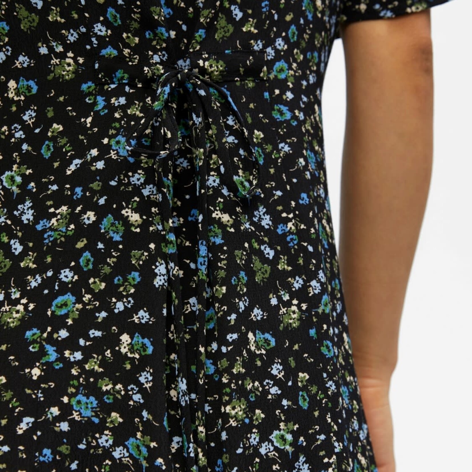 OBJECT OBJECT - Jurk Janni 2/4  zwart met bloemen blauw groen